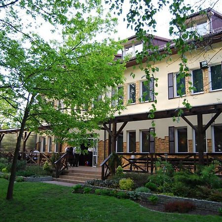 Park Na Wojskiego Acomodação com café da manhã Marki  Exterior foto